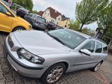 Volvo V70 T5 - Volvo V70 mit Benzin-Antrieb: Kombi, 5t