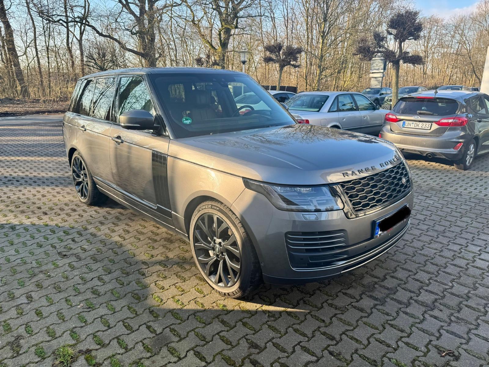 Land Rover Range Rover Vogue 4,4 SDV8 / MOTOR NEU/AHK/PANO