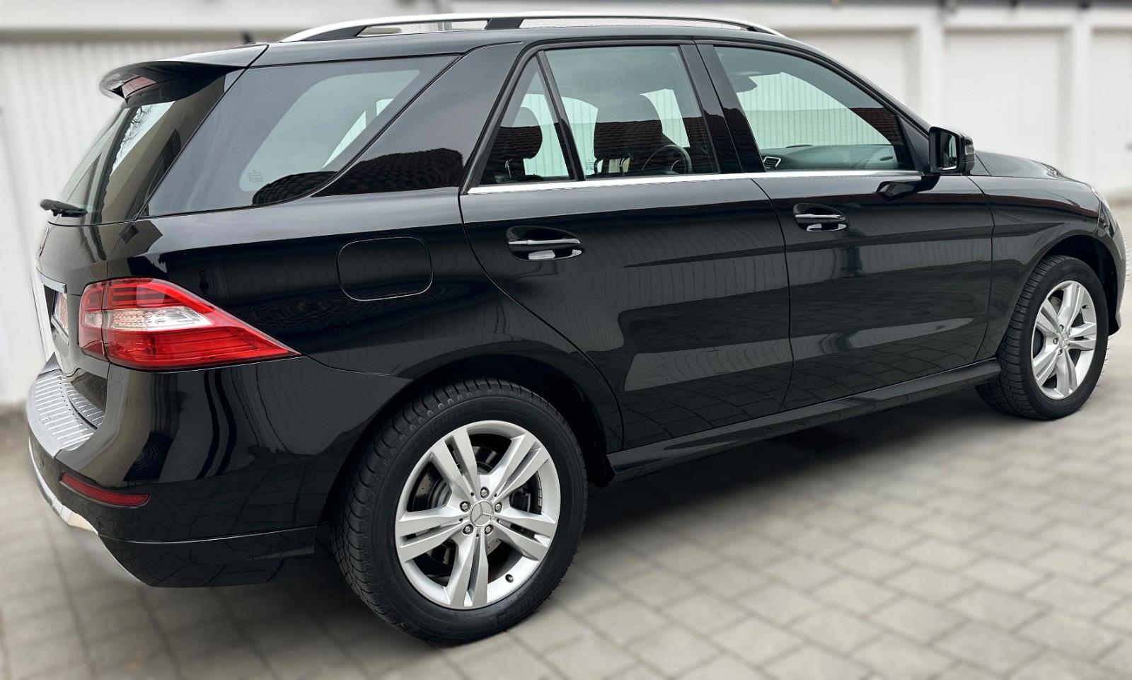Mercedes-Benz ML 350 *AMG*AHK*XENON*SSD*1 HAND*