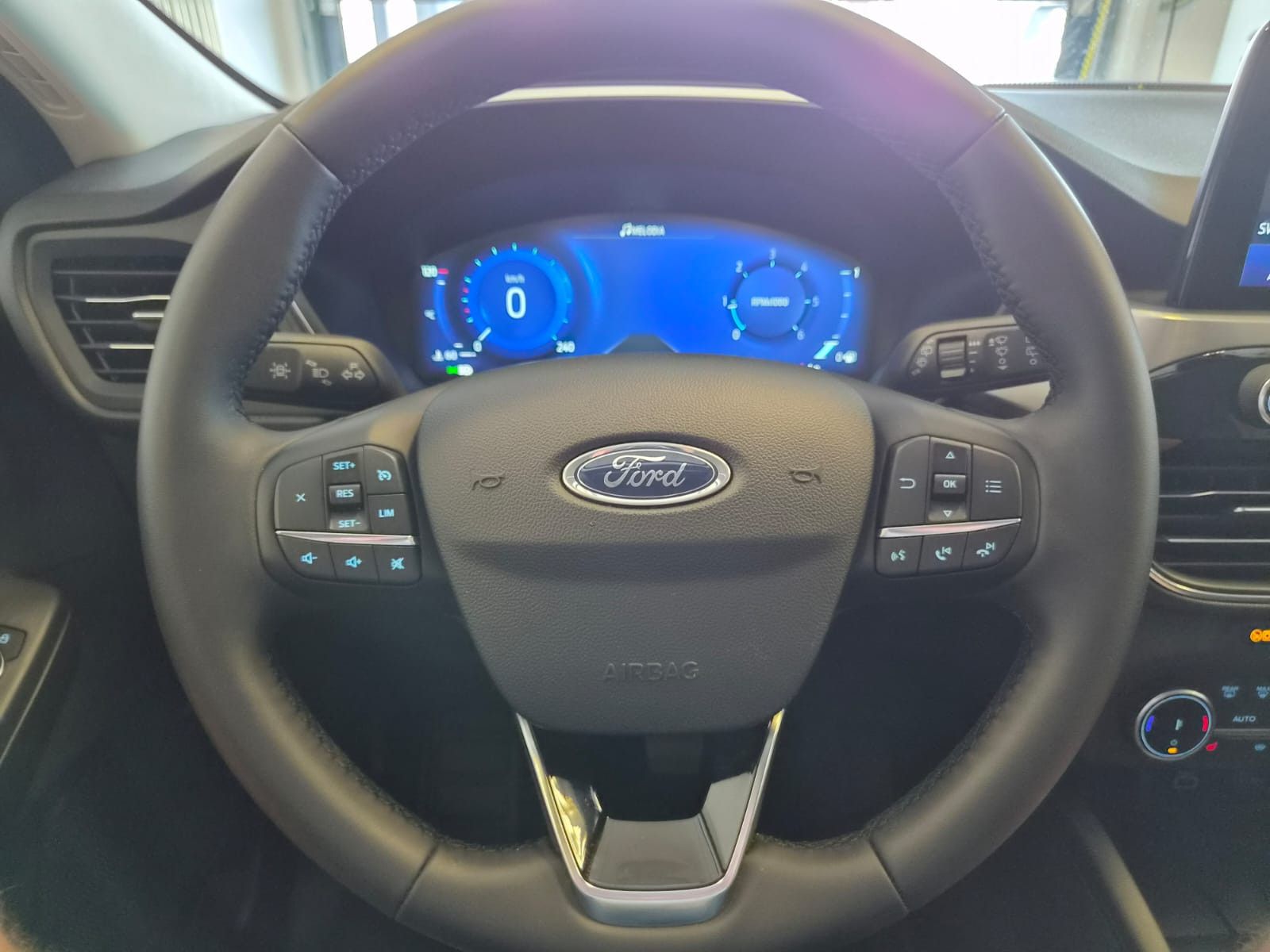 Fahrzeugabbildung Ford Kuga Titanium X / AUTOMATIK / GARANTIE / LED
