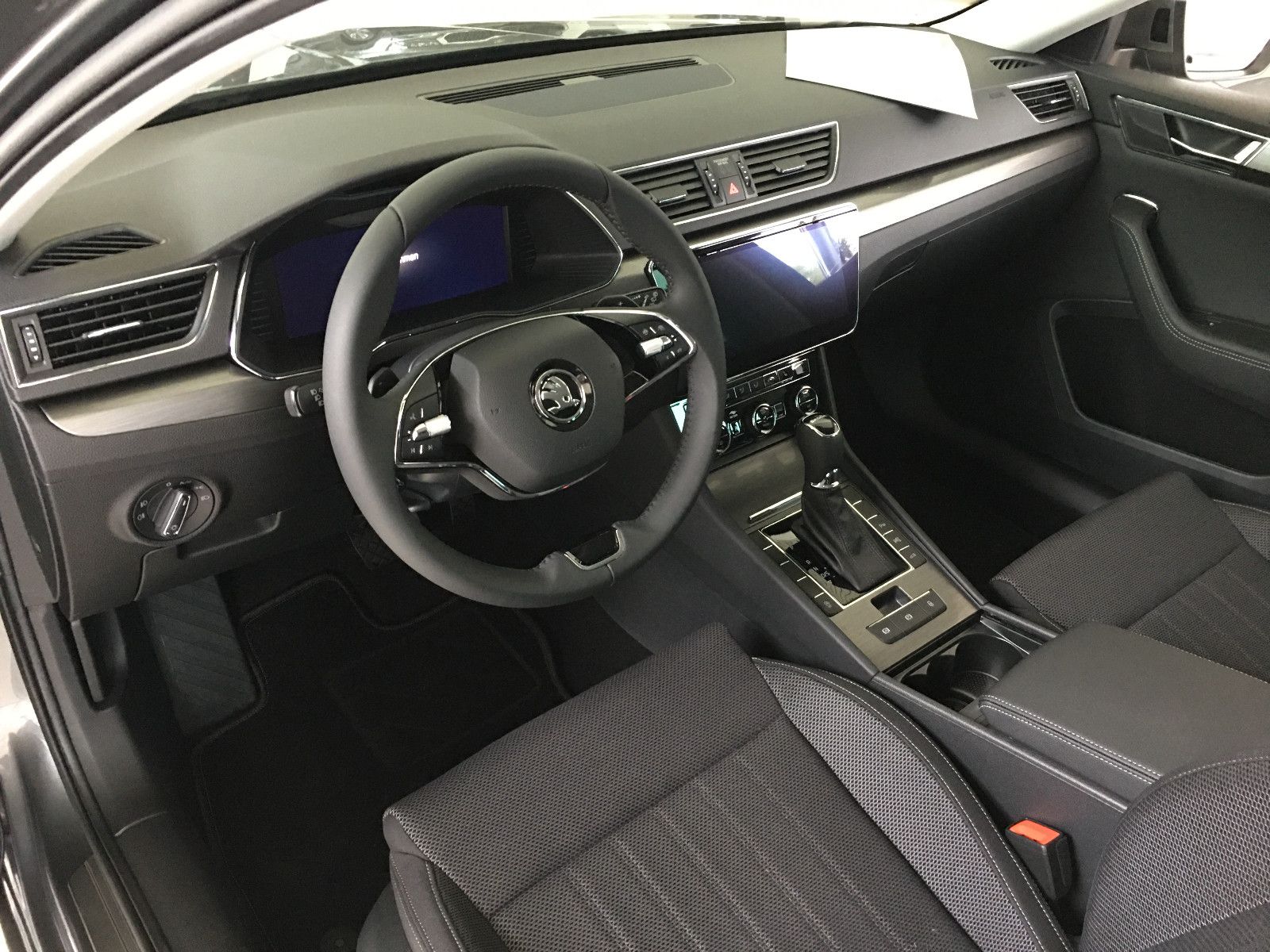 Superb Combi Style 2,0 TDI DSG AHK Standheizung