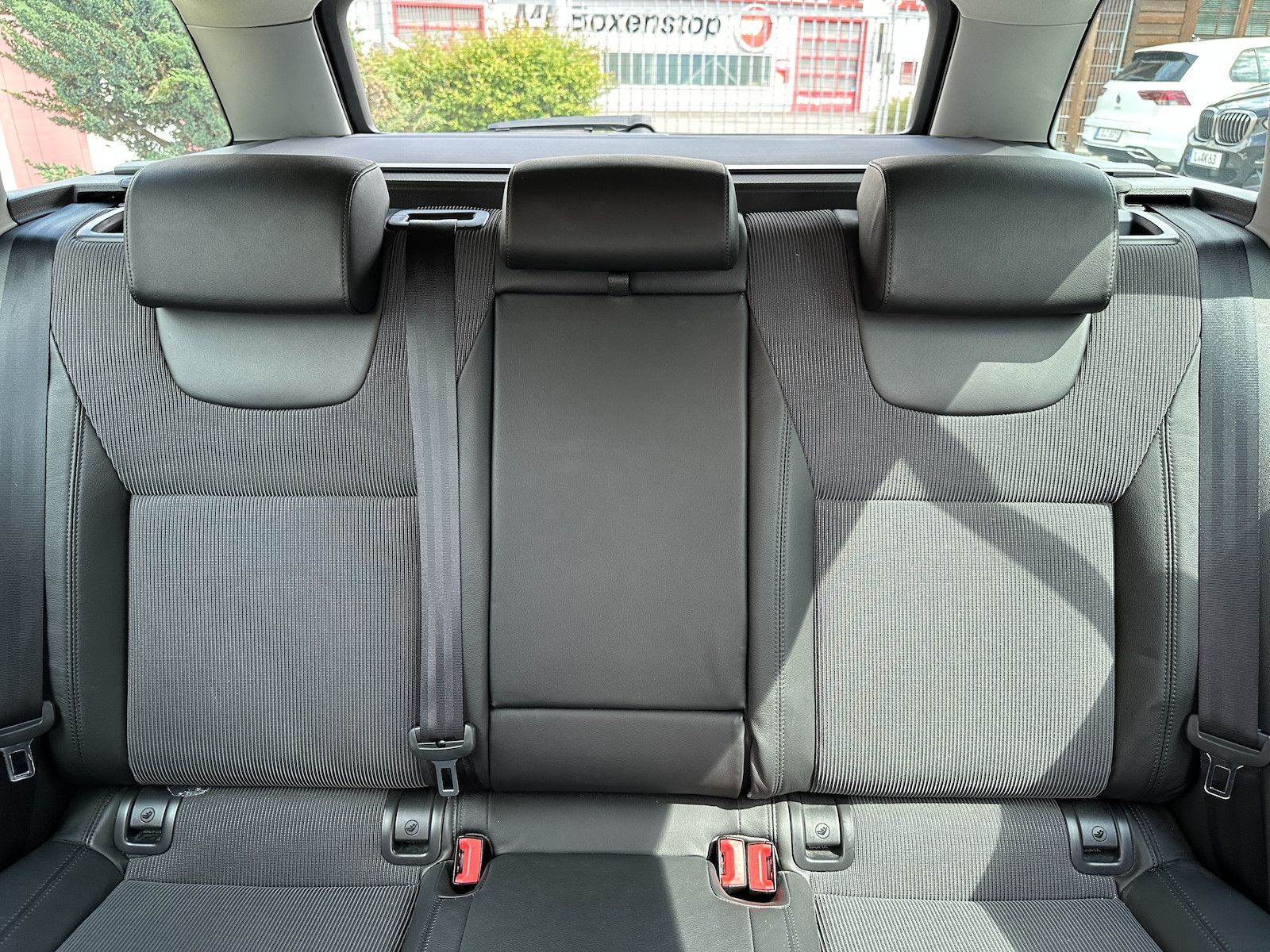 Fahrzeugabbildung SKODA Octavia Combi DSG /LED/NAVI/DAB/StandHz/Lane/BSP