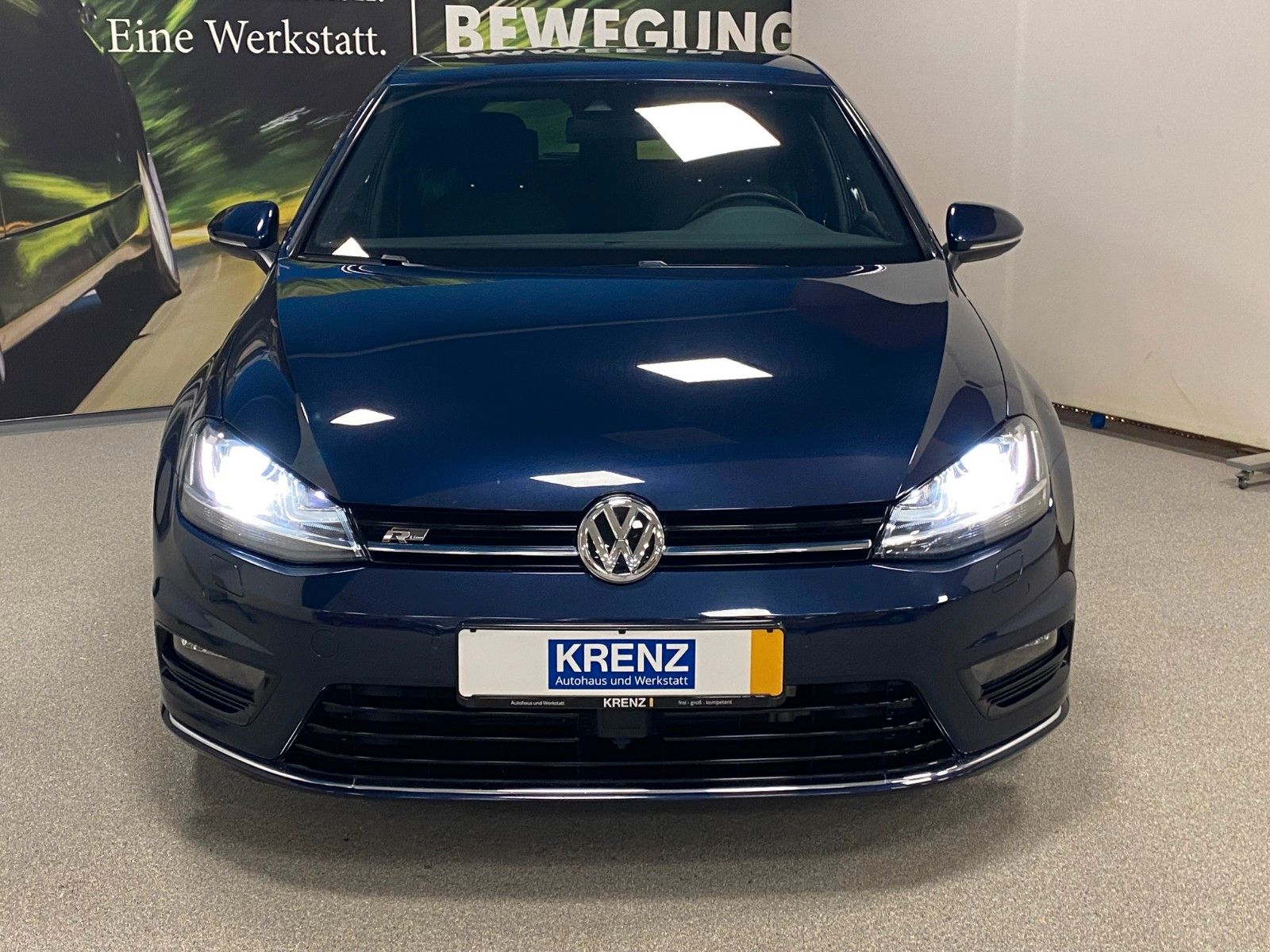 Fahrzeugabbildung Volkswagen Golf 1.4 TSI ACT BMT Highline R-LINE+STANDHEIZUN