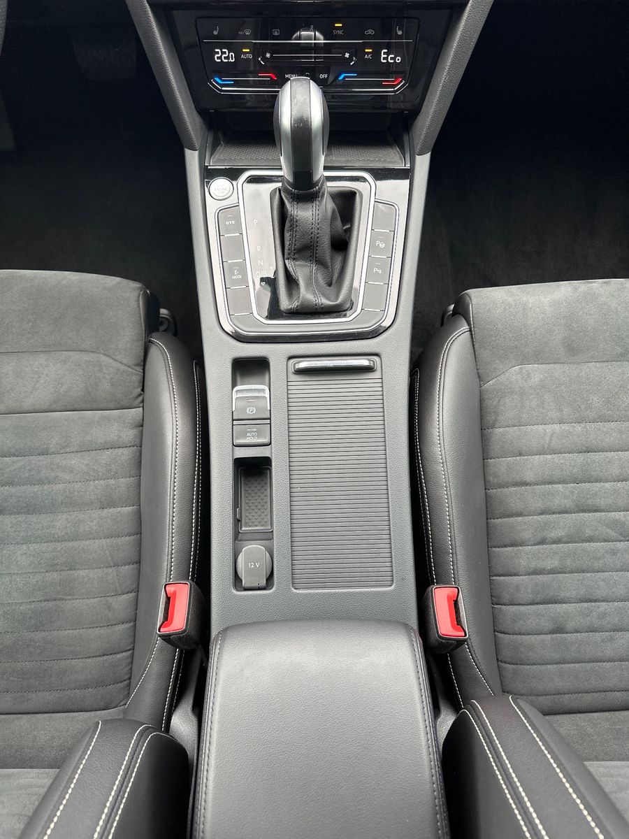 Fahrzeugabbildung Volkswagen Passat Variant GTE NAV+IQ-LIGHT+ACC+KAMERA+AHK