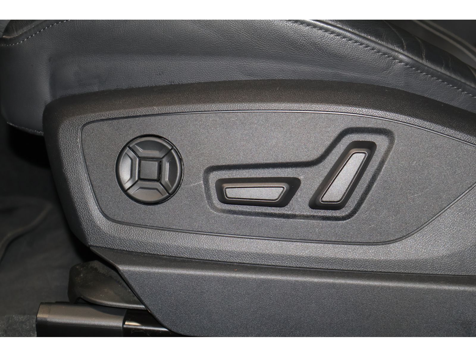 Audi Q8 e-tron - Bild 23