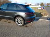Porsche Macan S Pano Komplett-Leder, AHK, Approved-Gar. - Porsche: Approved