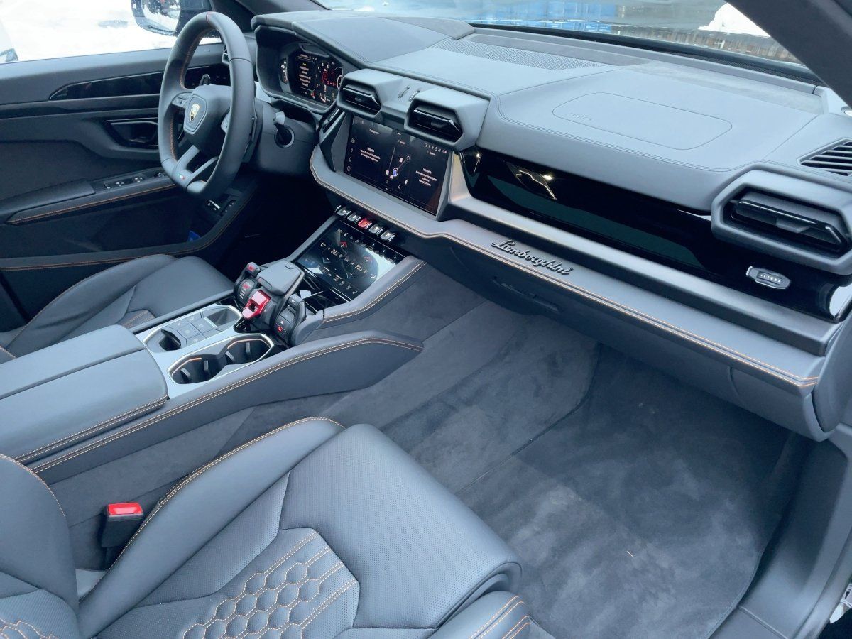 Fahrzeugabbildung Lamborghini URUS SE/Dark-Package/Pano/B&O-Sound