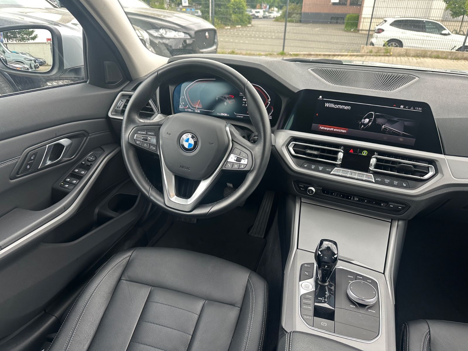 BMW 318 d Advantage/Leder/Navi/Kamera/LED/1Hand foto 19