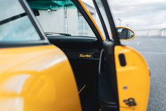 Fahrzeugabbildung Porsche 964 Turbo 3.6 *Speedgelb / Speedline / Dt. Fzg*