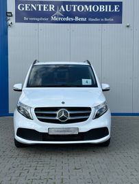 Mercedes V 220 - 2