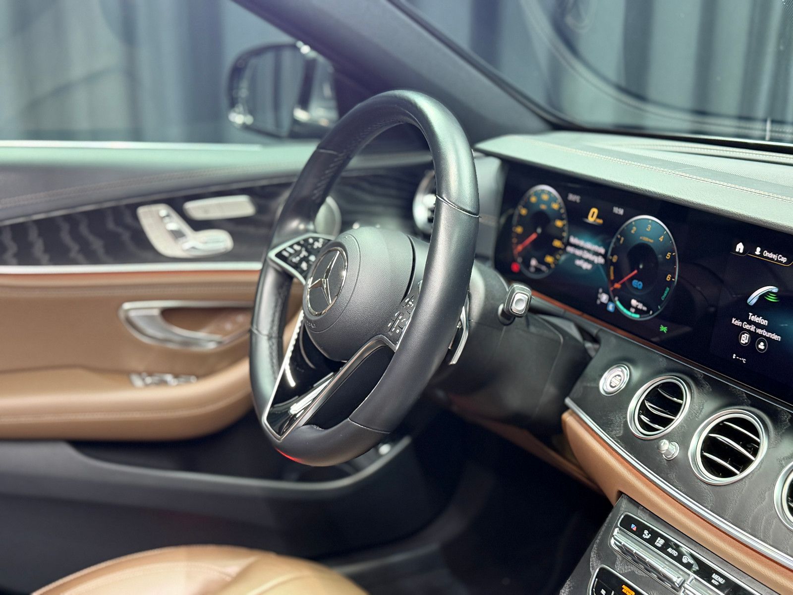 Fahrzeugabbildung Mercedes-Benz E 300 de T-Modell |BURMESTER|MULTIBEAM-LED