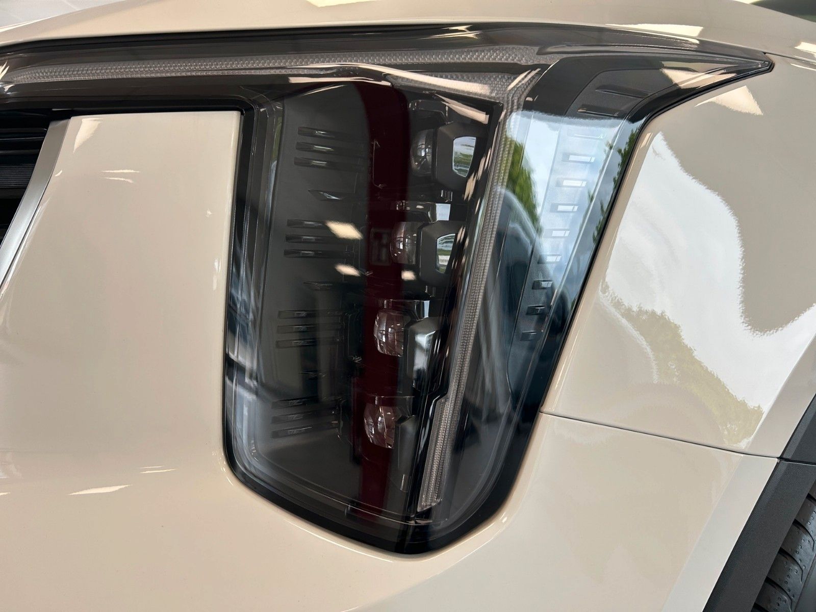 Fahrzeugabbildung Kia SORENTO PE 1.6T PHEV AWD PLAT NAP PR GD