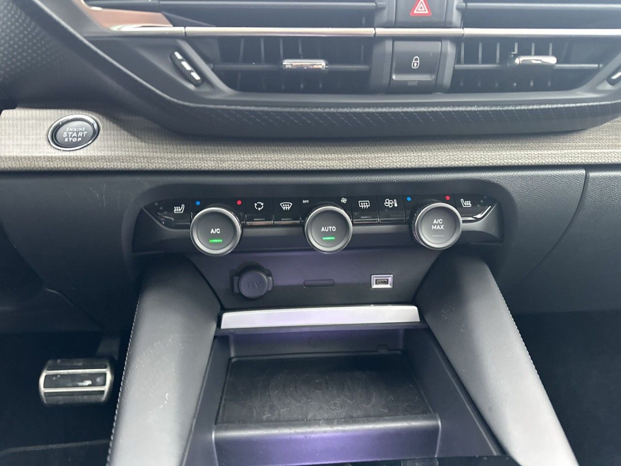 Fahrzeugabbildung Citroën C5 X Plug-in-Hybrid 225 S&S -EAT8 Shine Pack