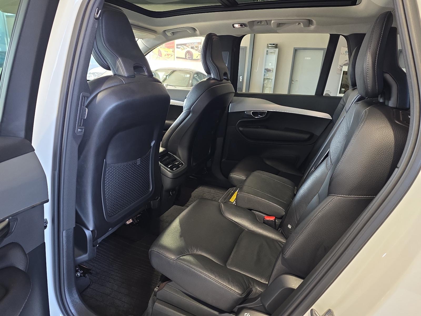 Volvo XC90 D5 Momentum AWD AHK Pano FourC 360° WinterP
