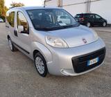 Fiat Qubo 1.3 MJT 95 CV Trekking - silberne Fiat Qubo