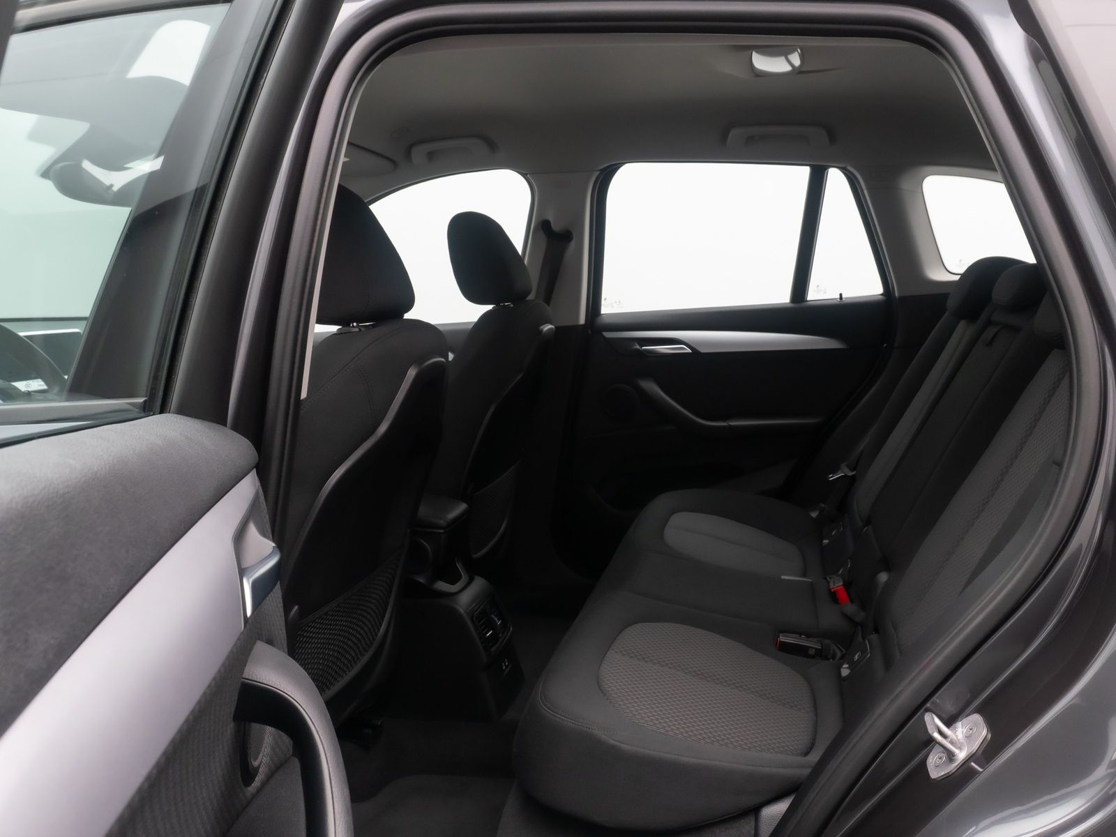 Fahrzeugabbildung BMW X1 xD25e ParkAssist DAB GeschwindigReg Navi LED