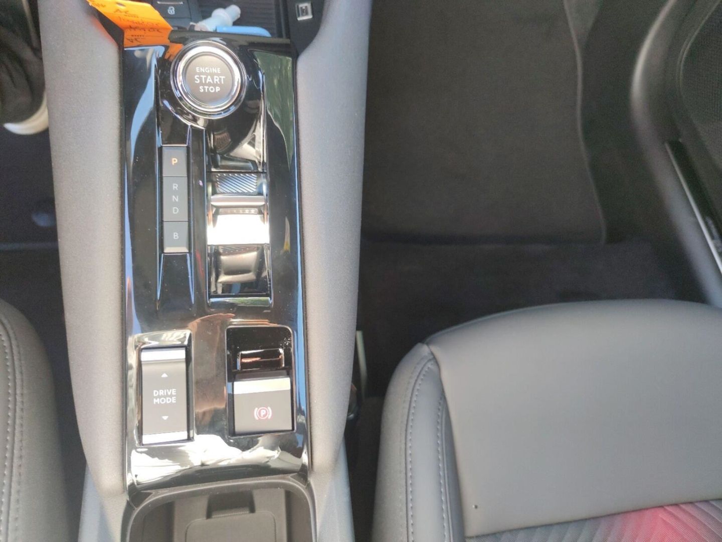 Fahrzeugabbildung Alfa Romeo Junior Elettrica SPECIALE 115kW - Technologie