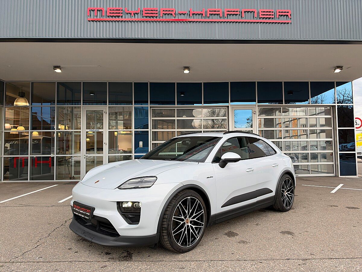 Porsche Macan 4 / AHK / PANO / Sportsitz / 22"