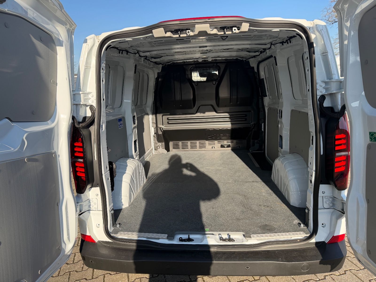 Fahrzeugabbildung Volkswagen T7 Transporter 2.0 TDI