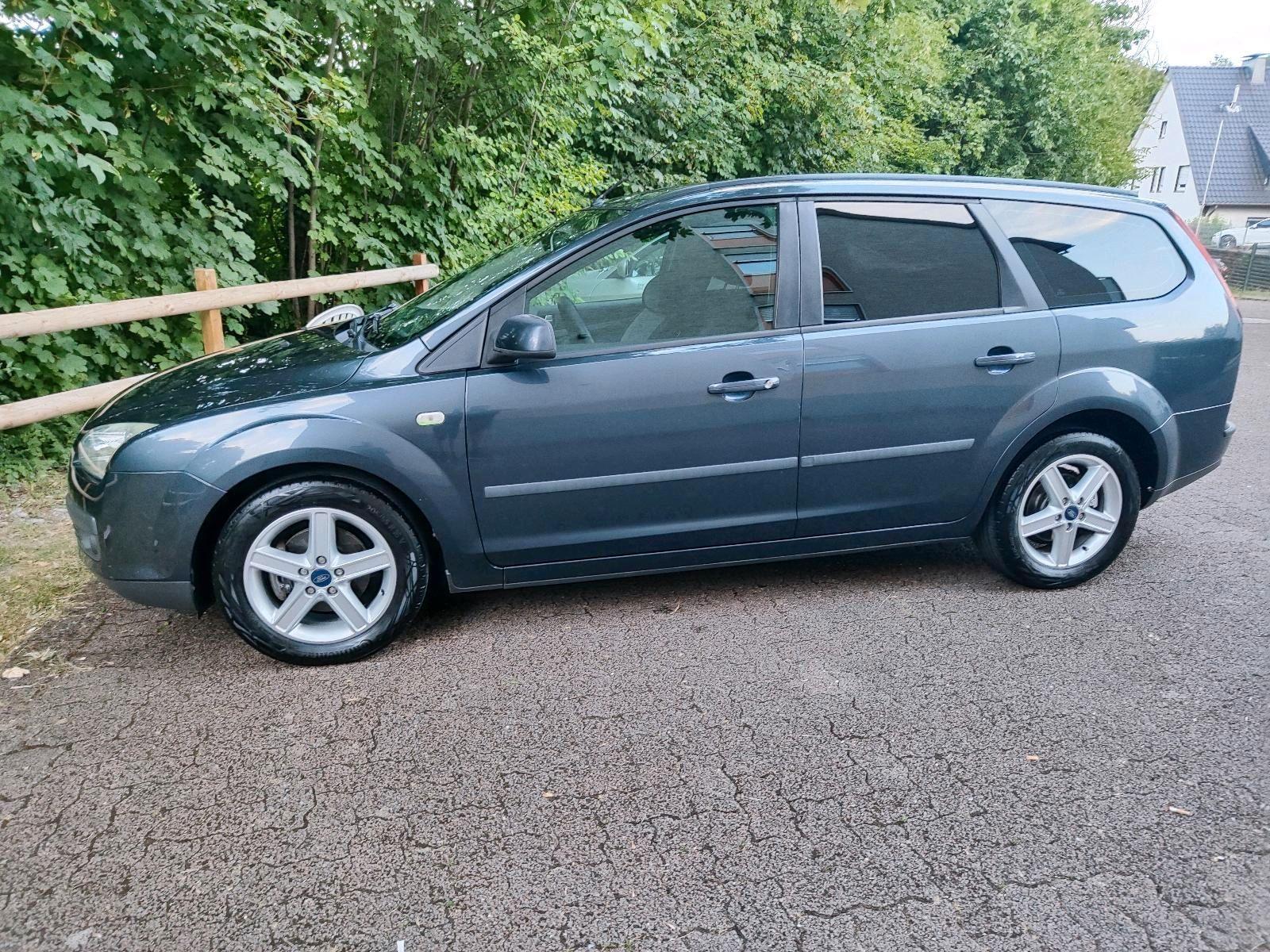 Ford Focus 2007 — rear view