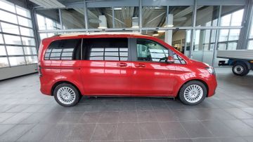 Mercedes V 220 - 3