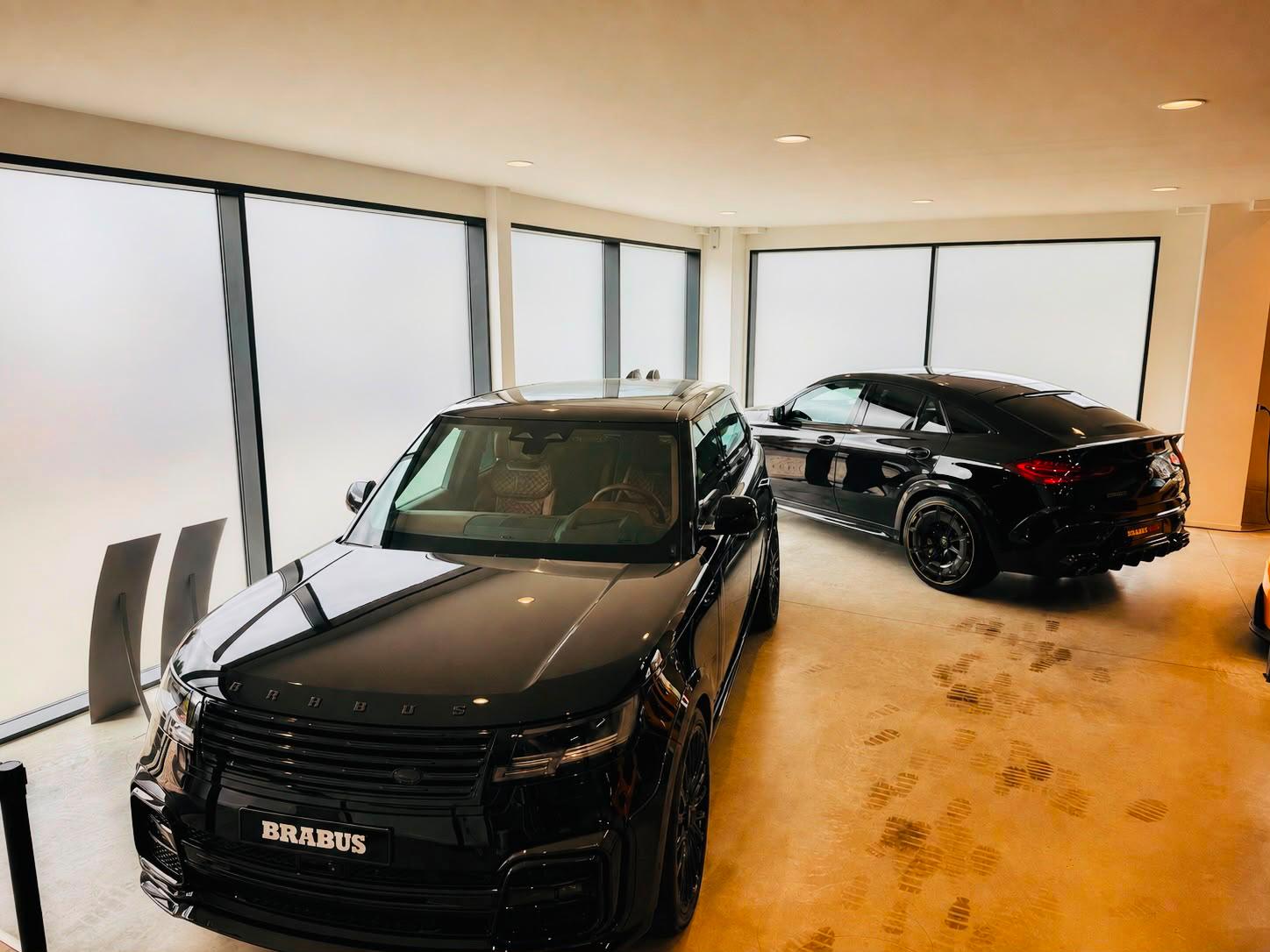 showroom-image-top