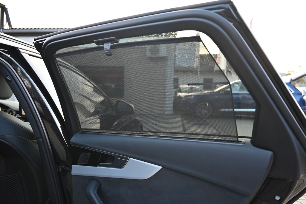 AUDI A4 2023