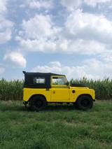 Land Rover Defender Serie III Kurzer Radstand - Land Rover Defender Se mit Benzin-Antrieb