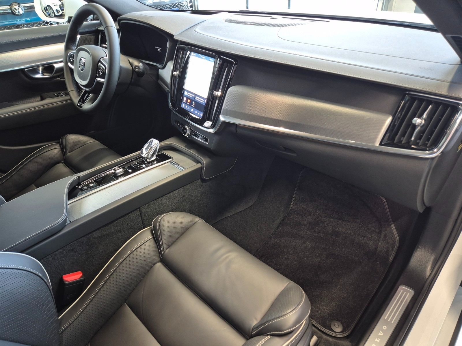 Volvo V90 2.0 d ULTIMATE BRIGHT LEDER PANO STANDHZ AHK foto 11