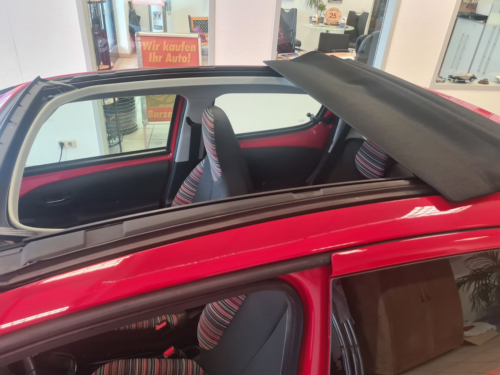 Fahrzeugabbildung Citroën C1 Airscape Shine/19TKM/FALTDACH/KLIMA