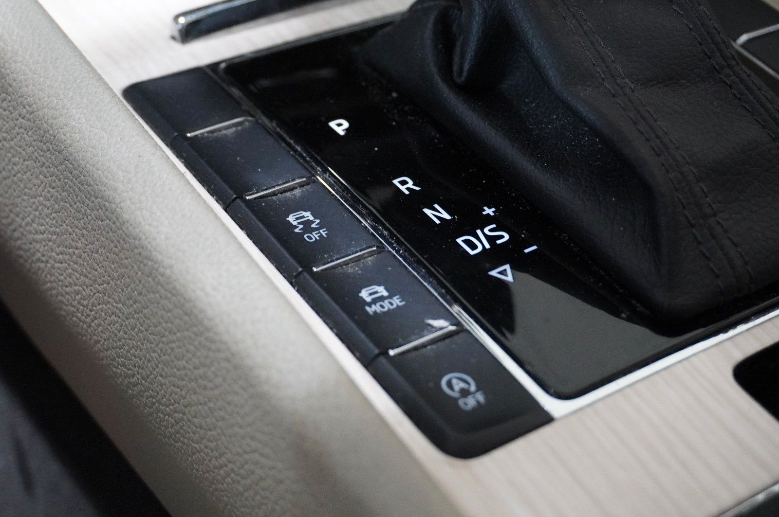 Fahrzeugabbildung SKODA Superb Lim. 2.0 TSI L&K 4X4 DSG NAVI/KAMERA/AHK