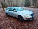 Volkswagen Passat Variant 1.6 TDI  TÜV 10.2027