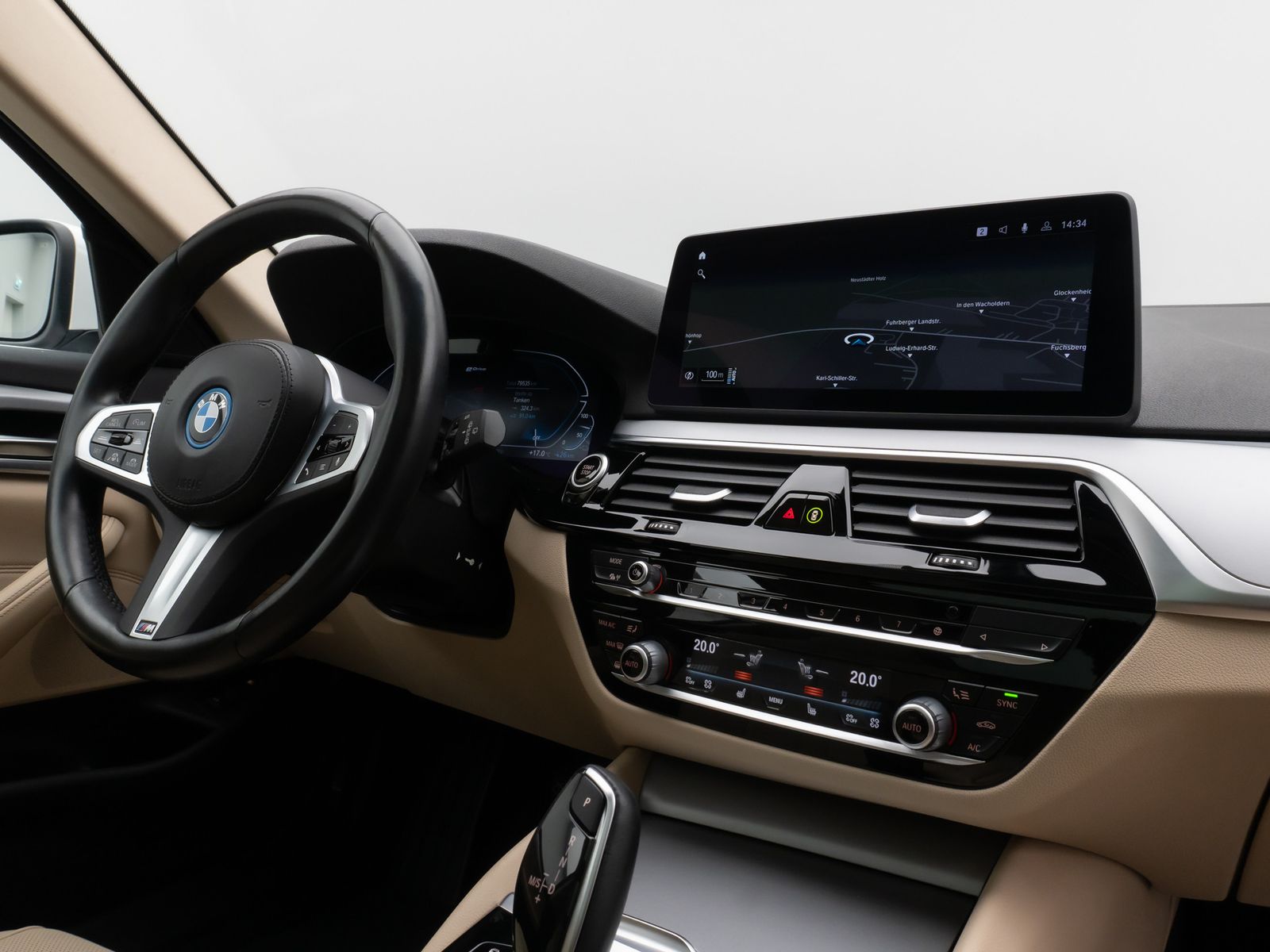 Fahrzeugabbildung BMW 530e Panorama Kamera DAB HiFi 4xKlima Leder 18Zl