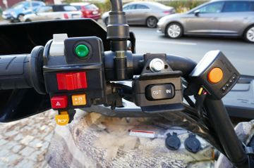 Fahrzeugabbildung CFMOTO CForce 450 L 4x4 mit Schneeschaufel