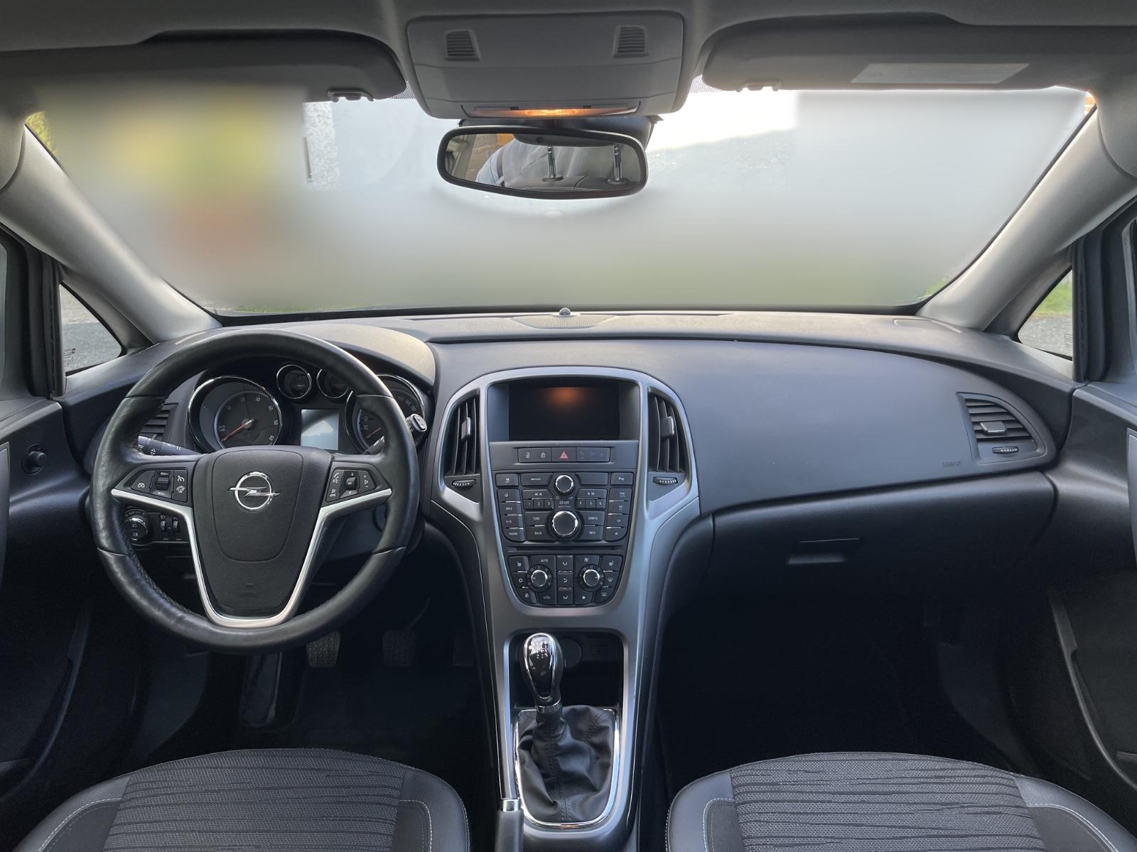 Opel Astra 2015 — photo 9