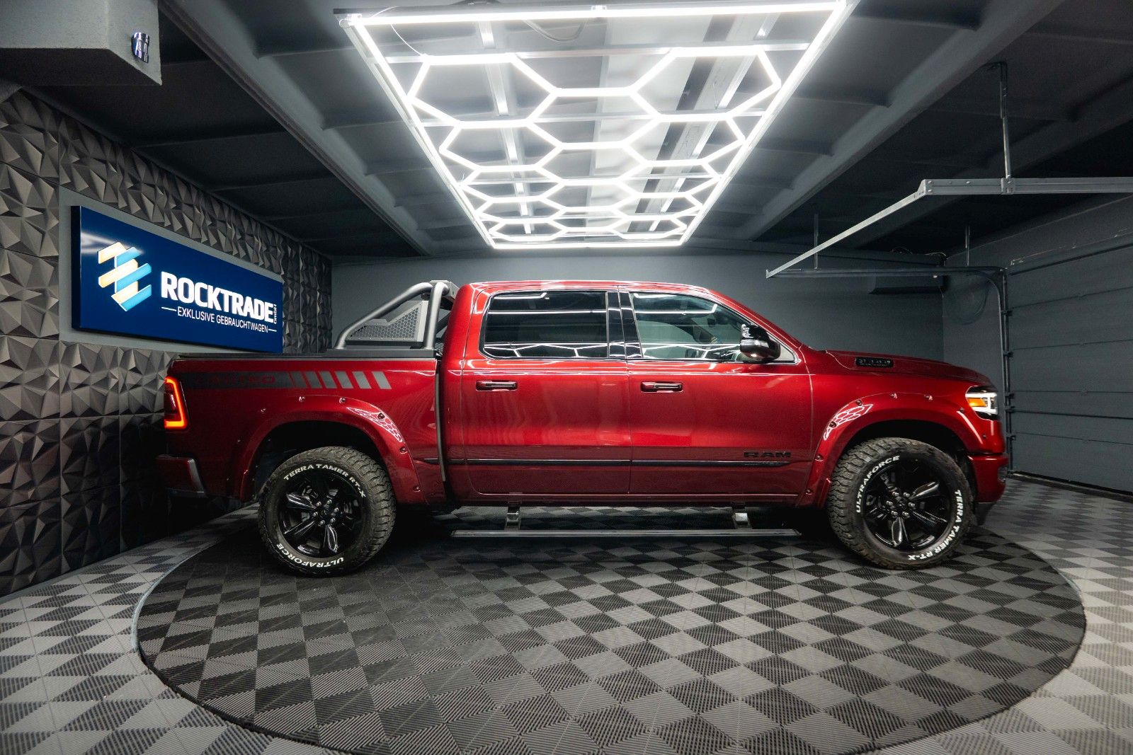 Fahrzeugabbildung Dodge RAM 5.7 V8 HEMI LIMITED Offroad FULL Options ACC