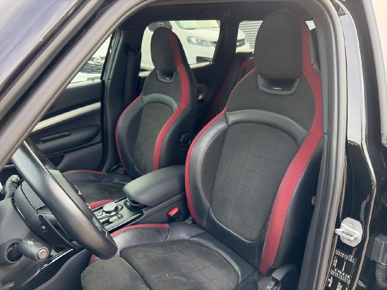 Fahrzeugabbildung MINI Clubman 2,0 S Automatik