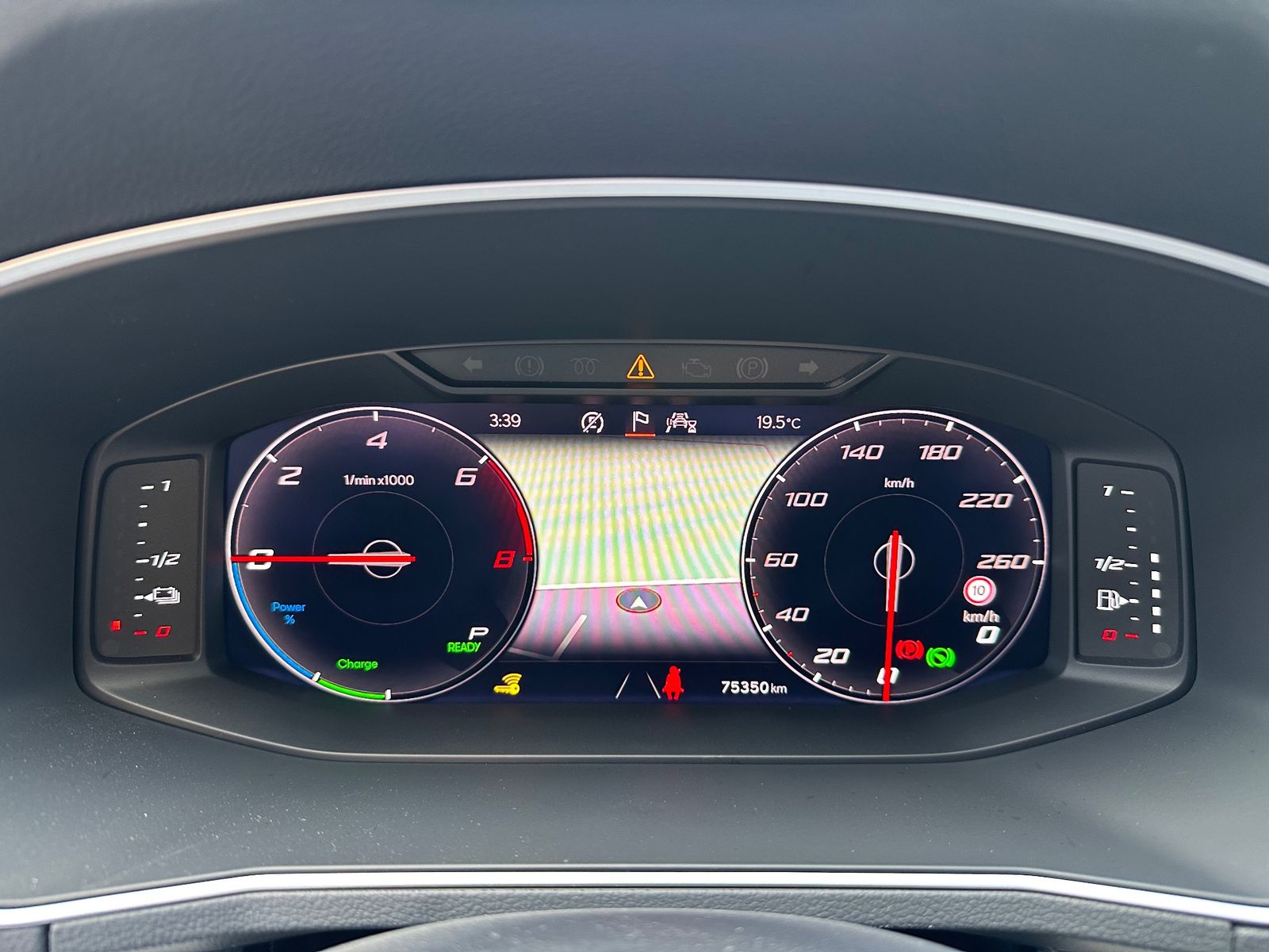 Fahrzeugabbildung SEAT Tarraco 1.4 e-Hybrid Xperience NAV+LED+PANO+AHK