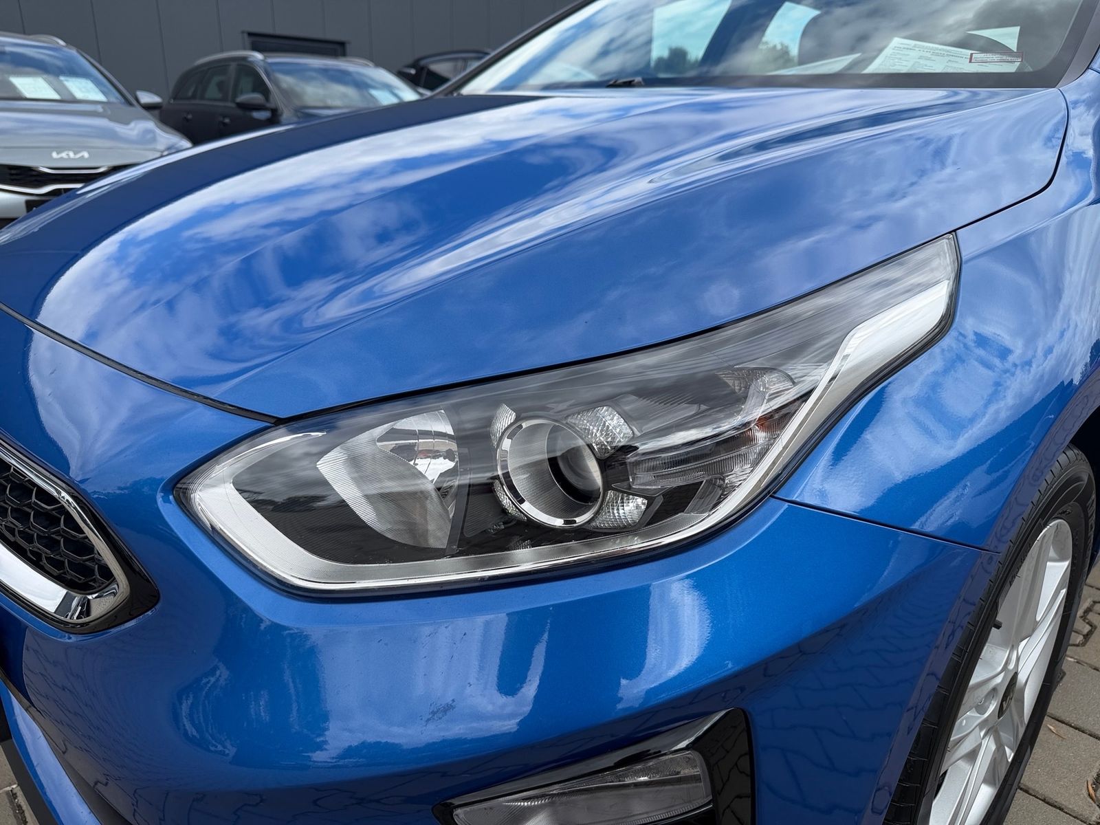 Fahrzeugabbildung Kia CEED_5 1.5T DCT7 VISION KOMF NAV
