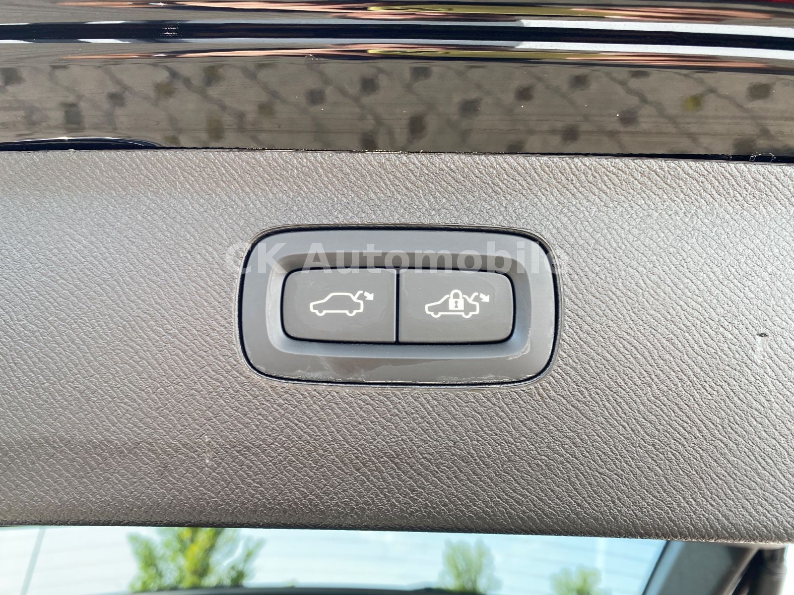Fahrzeugabbildung Volvo XC90 T8 Core Recharge Plug-In Hybrid AWD/7 Sitze