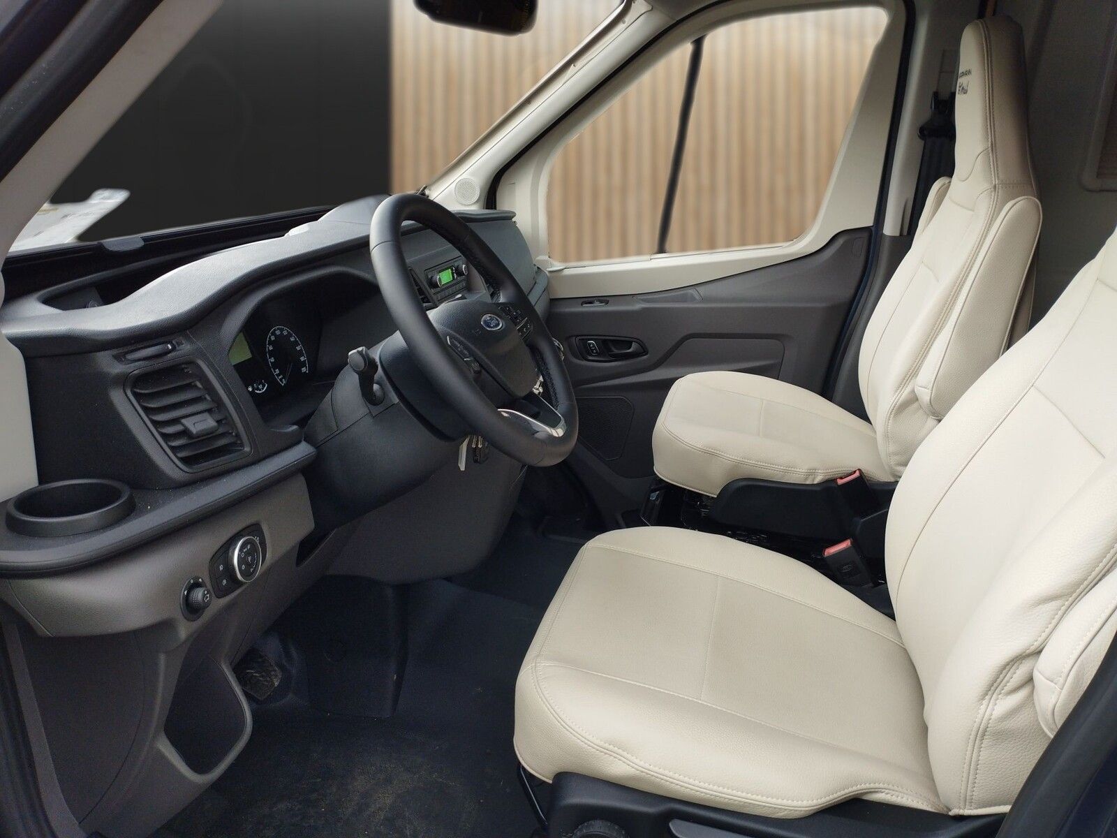 Fahrzeugabbildung Karmann Dexter 4x4 DE 570 AW Klima, Heizung 4KW, RFK