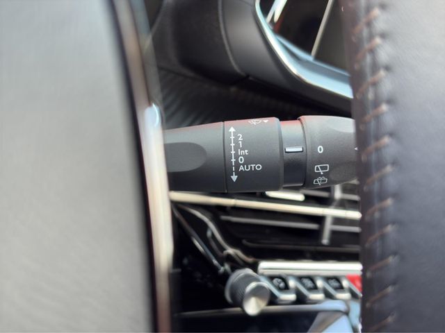Peugeot 2008 Allure Pack 1.2 PT100 °LED°AACRFK°PDC°