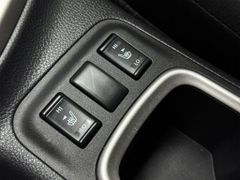 NISSAN Navara Double Cab 4x4 Sperre LED Temp 1. Hand