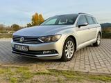 Volkswagen Passat 2.0TDI DSG Top gepflegt, Massagesitz uvm.