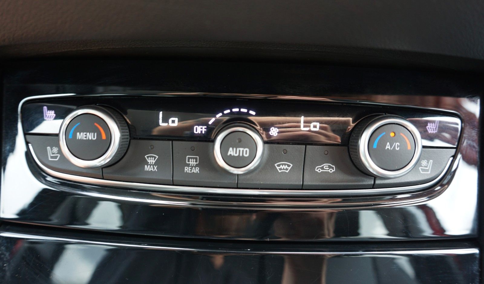 Fahrzeugabbildung Opel Grandland X Innovation Leder,Navi,LED,ACC,AHK