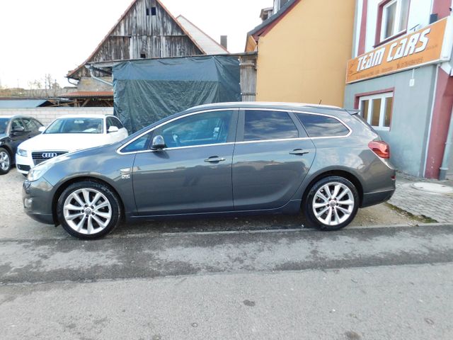 Opel Astra J Sports Tourer Innovation