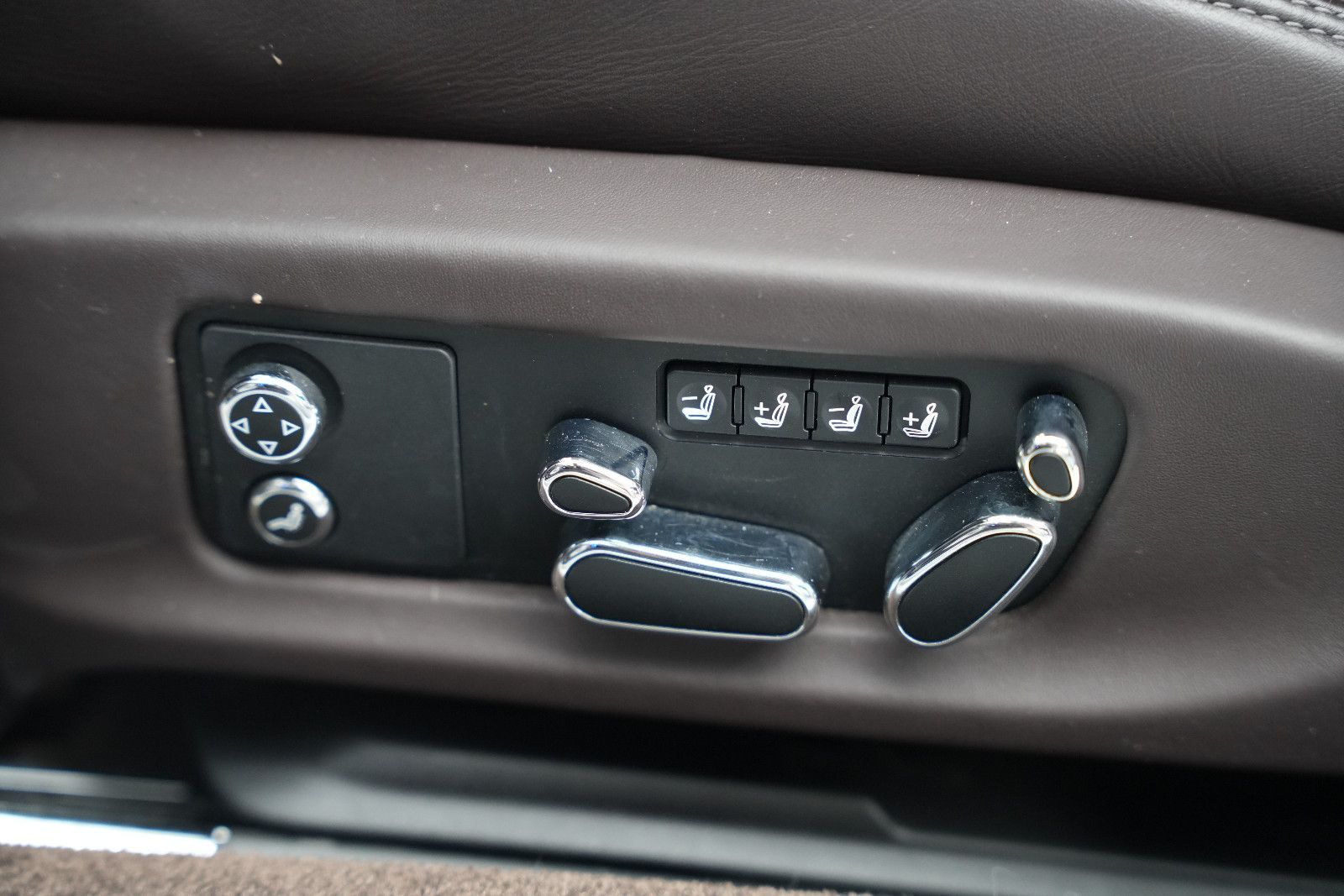 Fahrzeugabbildung Bentley Continental GT W12 First Edition *Rotation*B&O*