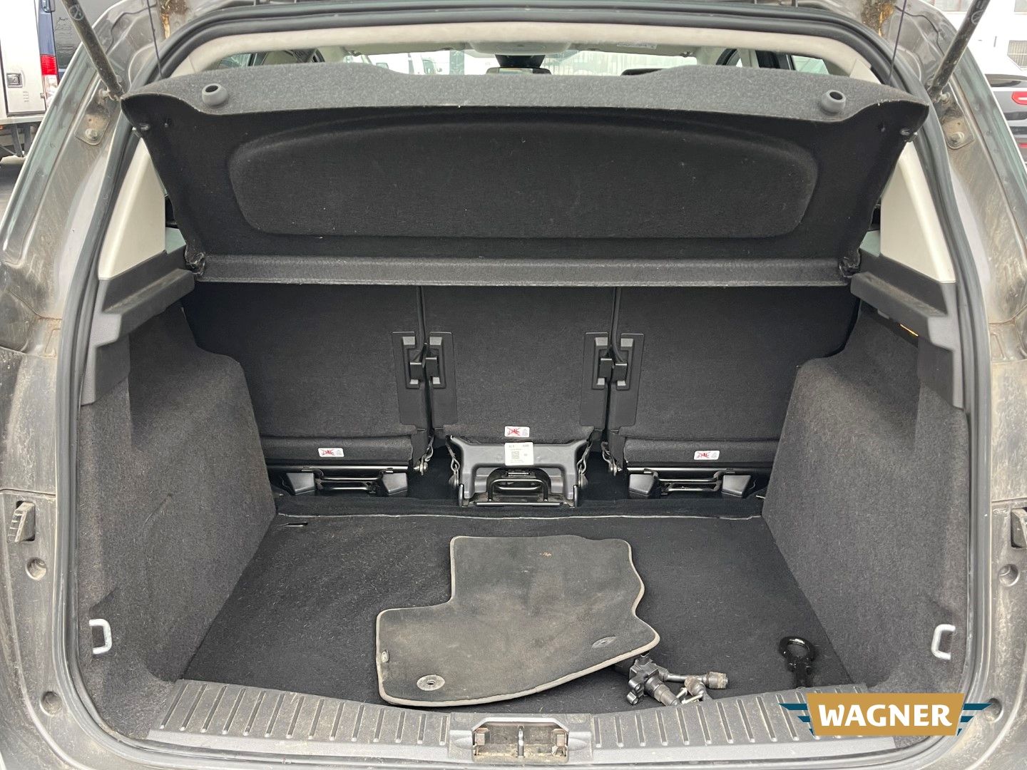 Fahrzeugabbildung Ford C-Max Business Edition Motorschaden