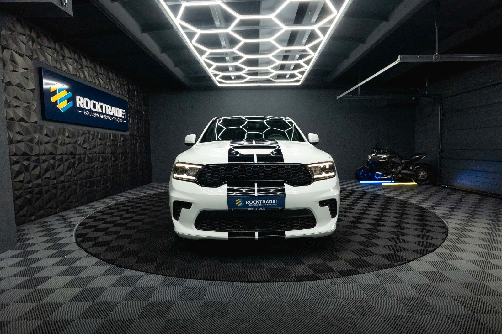 Fahrzeugabbildung Dodge Durango 5.7 V8 R/T SRT 4x4 Night-Paket Modell 22