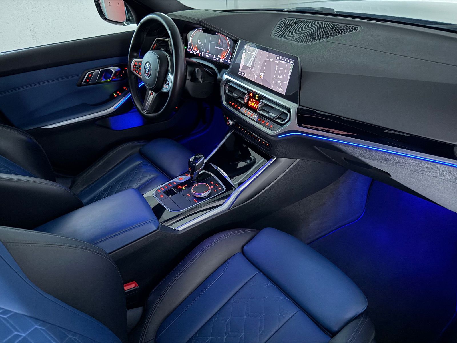 Fahrzeugabbildung BMW 330 d xDrive M SPORT/360*/ACC/HuD/LASER/DE FZG
